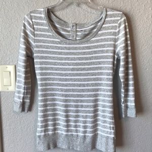 3/4 length gray striped soft spun Gap top size s